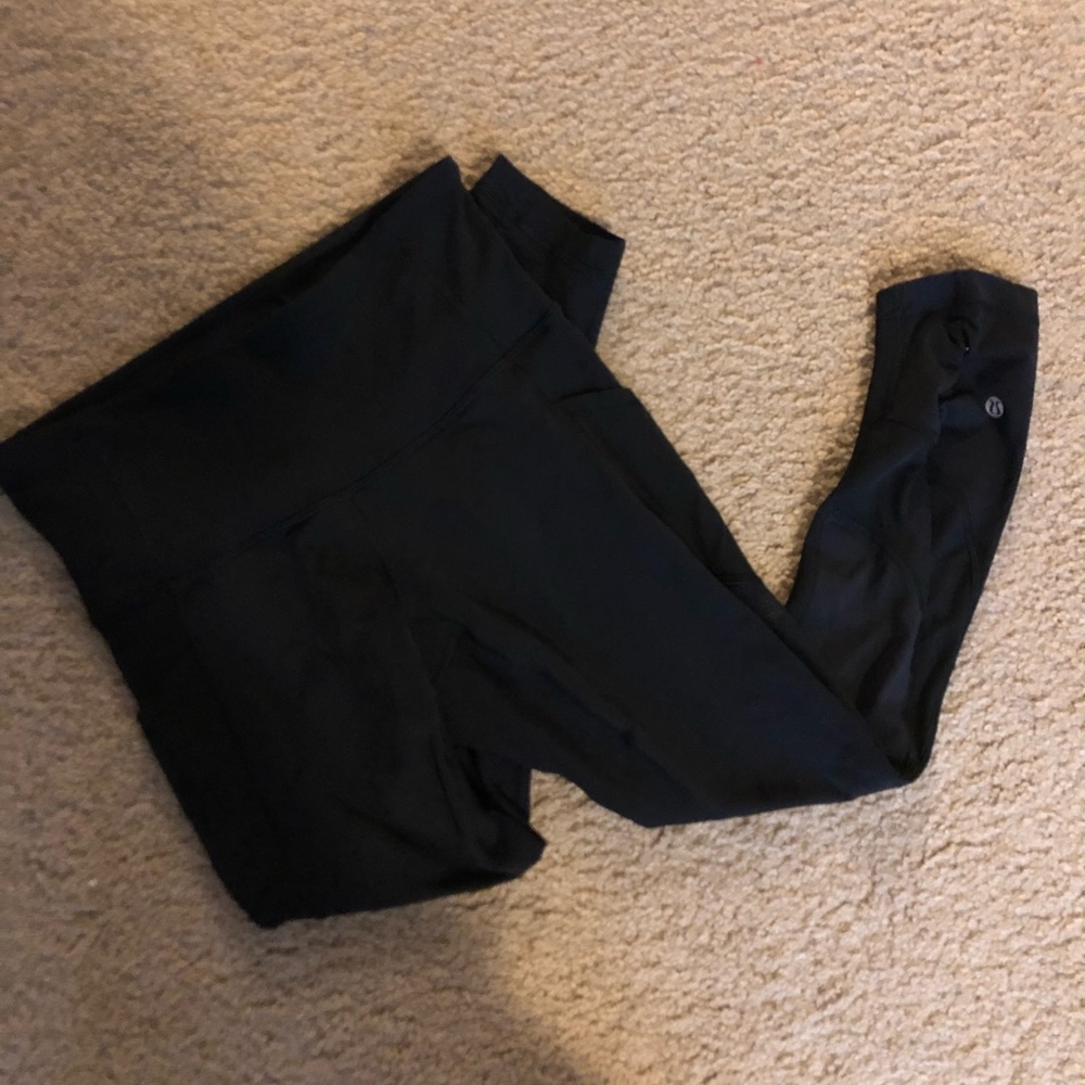 Lululemon black mesh cropped leggings